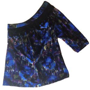 ANGIE Blue Multi-color One-Shoulder Top M